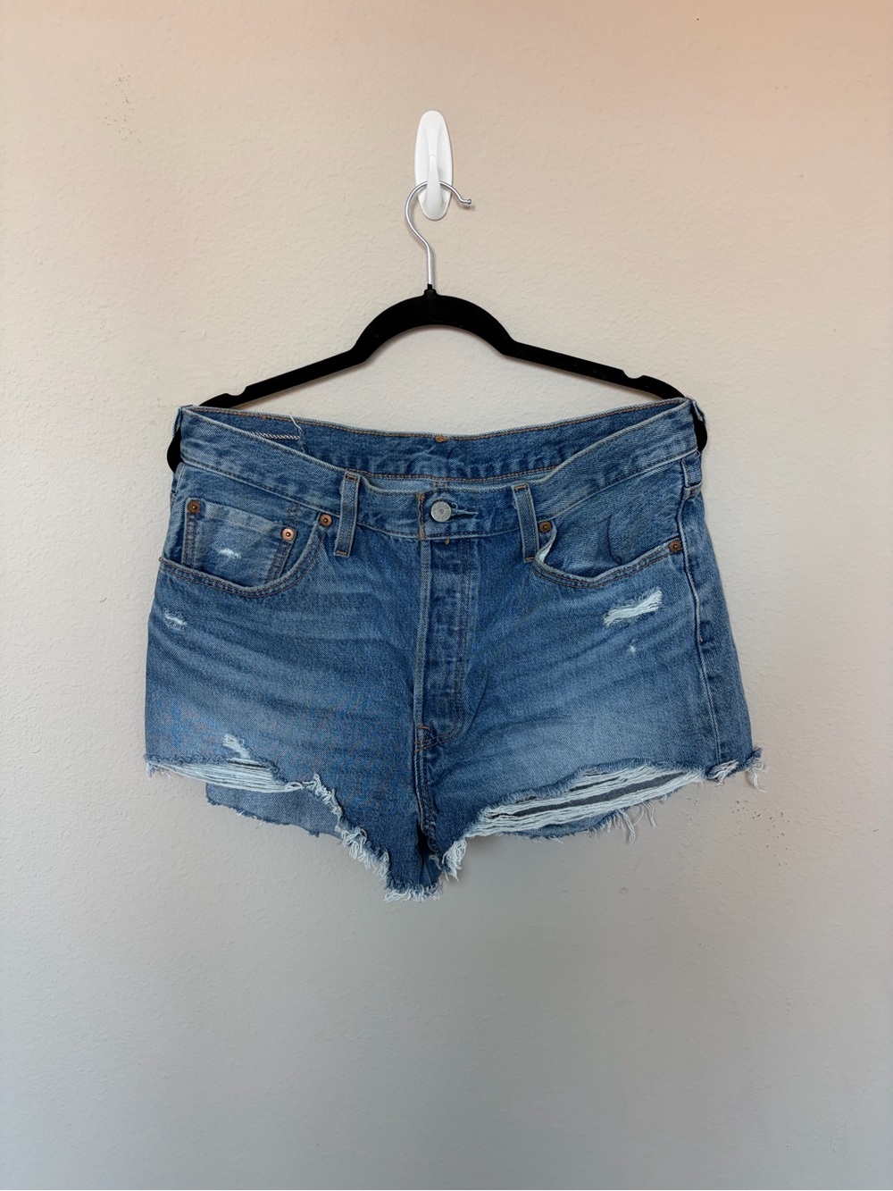 Levi’s 501 Classic High-Rise Distressed Denim Shorts - Blue